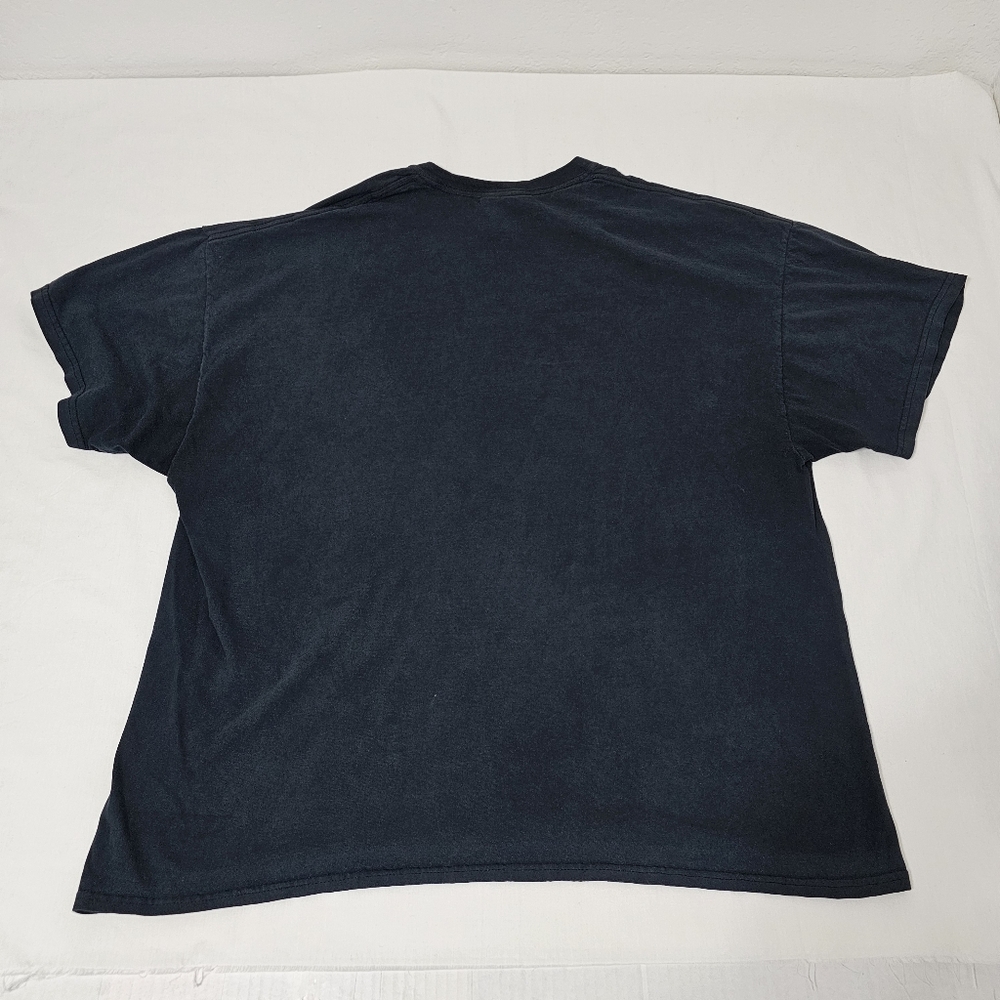 Gildan Lili Love By The Treasure 100% Heavy Cotton Black T-Shirt Men's 2xl - Picture 3 of 6